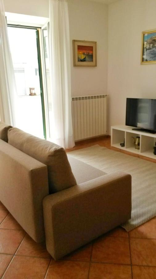 Max And Sun Parking Privato Nel Prezzo Leilighet Sanremo Eksteriør bilde