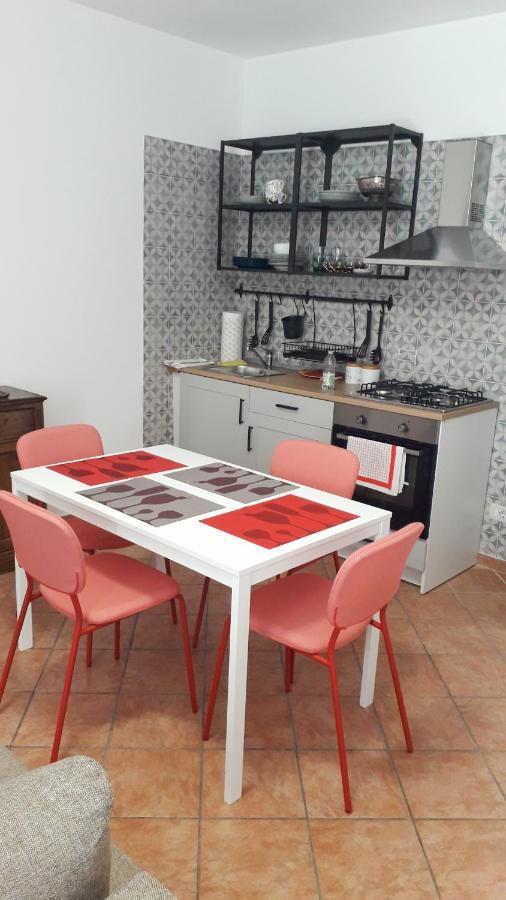 Max And Sun Parking Privato Nel Prezzo Leilighet Sanremo Eksteriør bilde